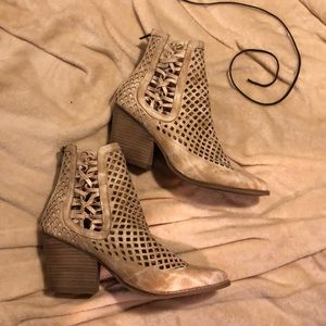 coconuts mosey bootie